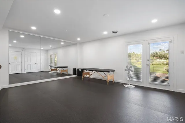 $975,000 | 710 South Hanley Road, Unit 17C, Clayton, MO 63105