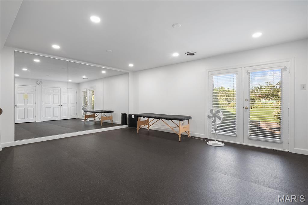 710 South Hanley Road, Unit 17C Clayton, MO 63105 - Photo 51 of 64