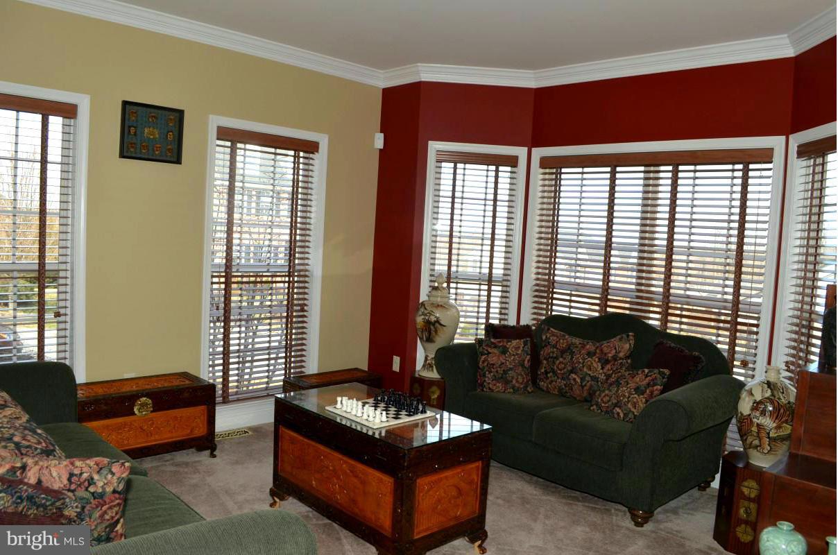 8071 High Castle Road Ellicott City, MD 21043 - Photo 5 of 30 Living Room