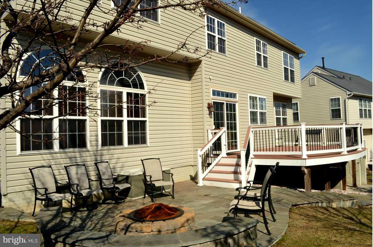 8071 High Castle Road Ellicott City, MD 21043 - Photo 10 of 30 Exterior (Rear)