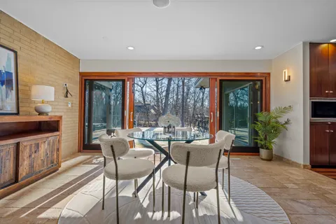 $1,245,000 | 431 Maplewood Drive, Barrington, IL 60010