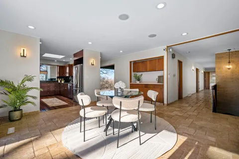 $1,245,000 | 431 Maplewood Drive, Barrington, IL 60010