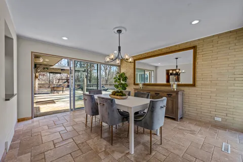 $1,245,000 | 431 Maplewood Drive, Barrington, IL 60010