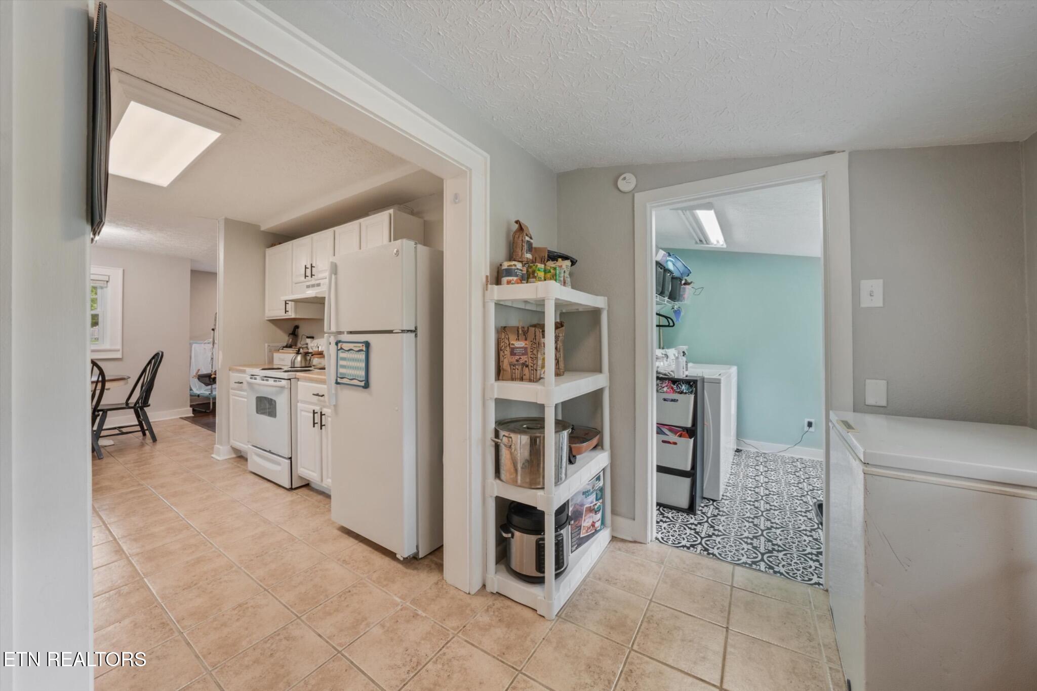 6411 Bob Varner Road Knoxville, TN 37918 - Photo 13 of 32 6411-bob-varner-rd-knoxville-tn-laundry-