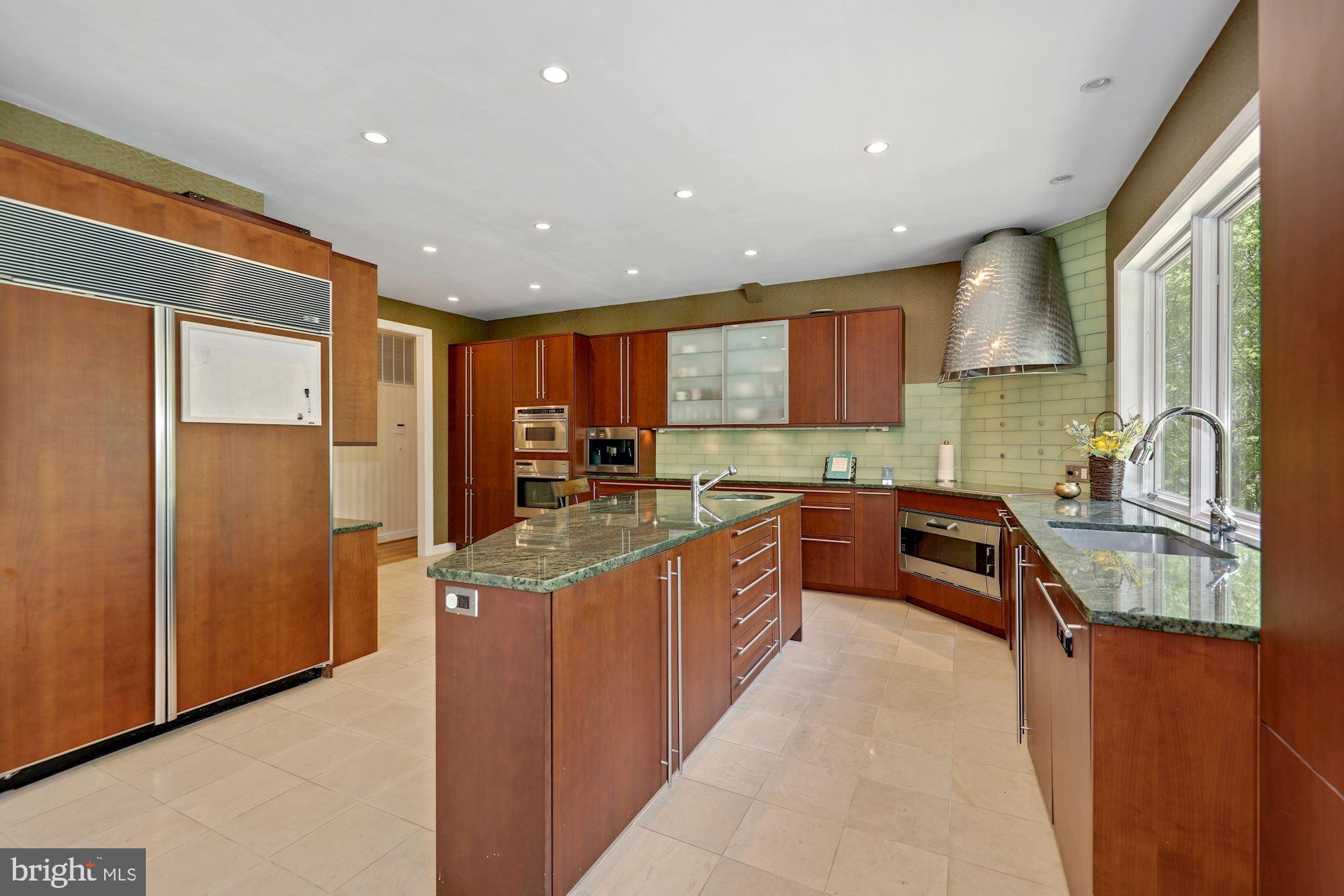 14027 Berryville Road Germantown, MD 20874 - Photo 14 of 58 Gallery Image 14