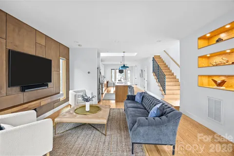 $700,000 | 2553 Elkwood Circle, Charlotte, NC 28205