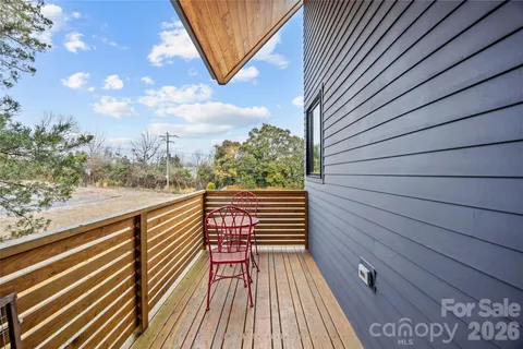 $700,000 | 2553 Elkwood Circle, Charlotte, NC 28205