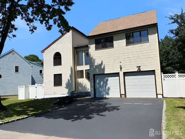 $809,900 | 24 Pullman Loop, Dayton, NJ 08810