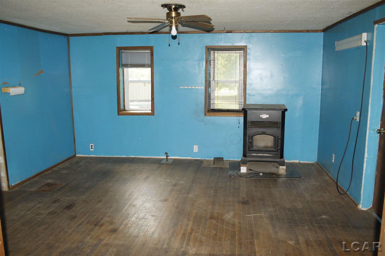 7125 Centennial Road Britton, MI 49229 - Photo 5 of 22 Living Room
