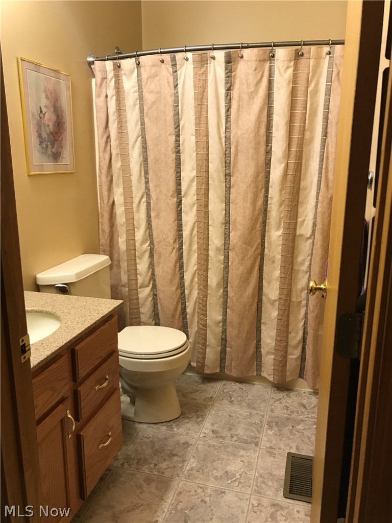 15618 Trinter Road Vermilion, OH 44089 - Photo 23 of 29 Guest Bathroom
