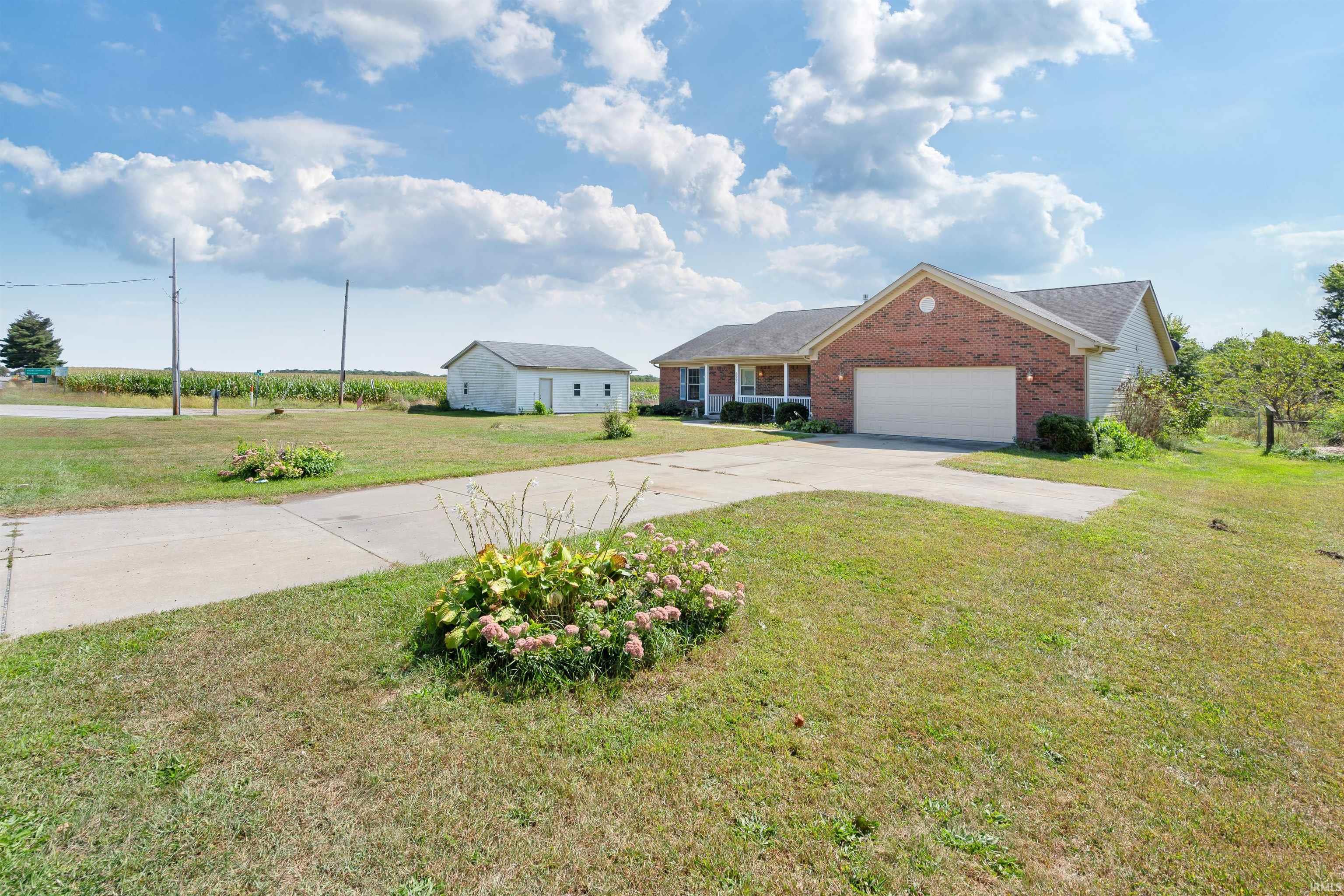 6990 East St Road Monticello, IN 47960 - Photo 2 of 27 Gallery Image 2
