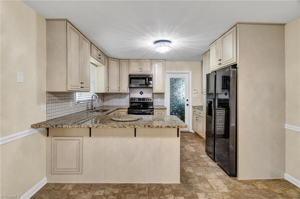 4134 Sawmill Road Winston-Salem, NC 27107 - Photo 7 of 31 Gallery Image 7