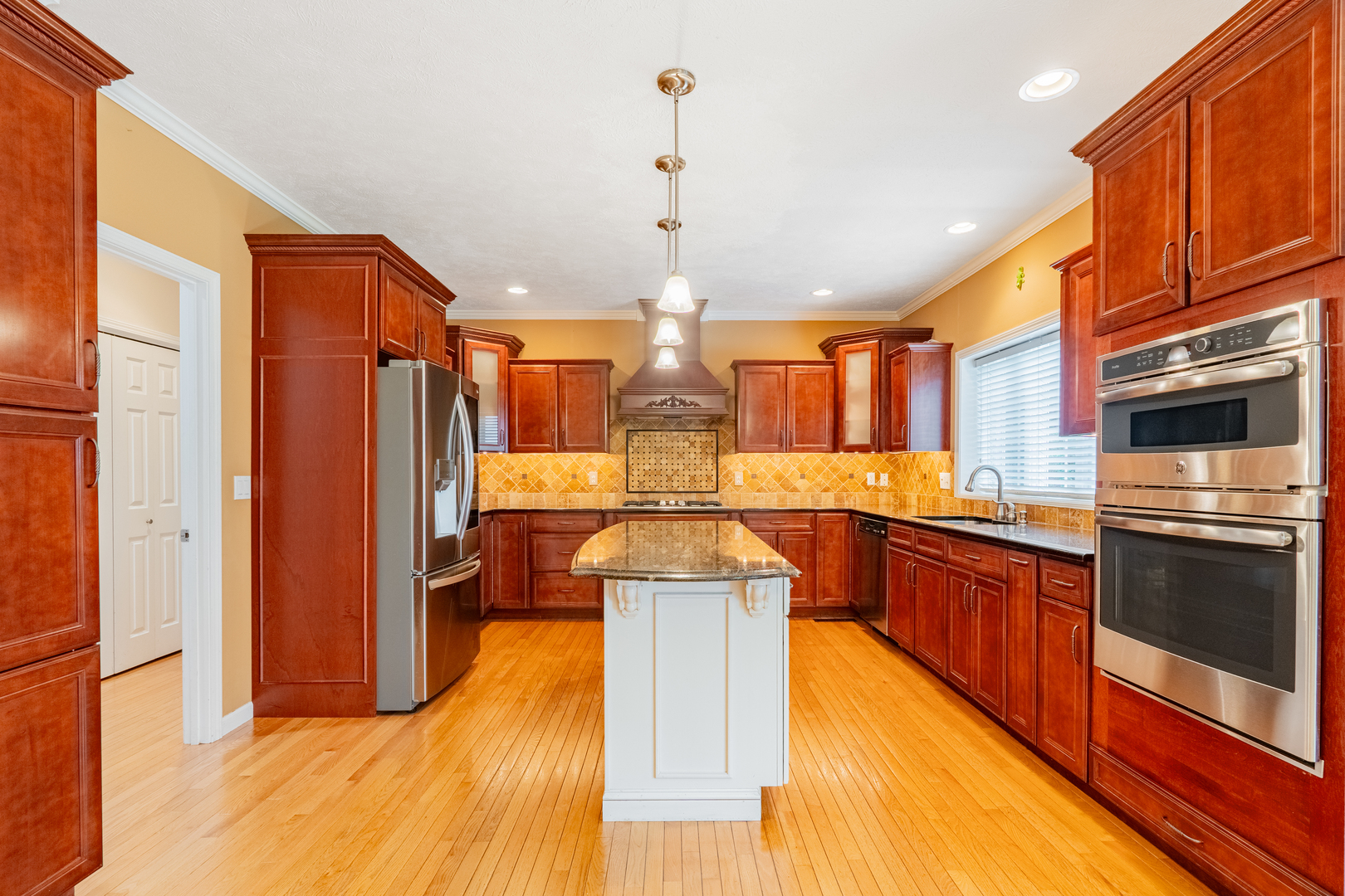 2907 Fox Creek Road Bloomington, IL 61705 - Photo 8 of 20 Gallery Image 8