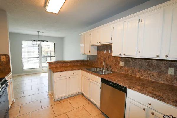 $1,400 | 963 Creekside Drive, Tyler, TX 75703