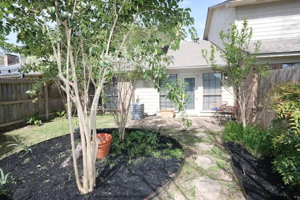 $1,400 | 963 Creekside Drive, Tyler, TX 75703