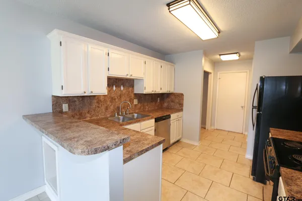 $1,400 | 963 Creekside Drive, Tyler, TX 75703