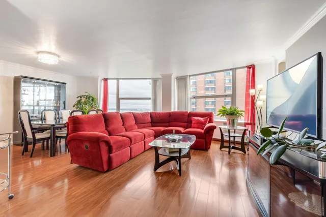 $255,000 | 1610 North Prospect Avenue, Unit 903, Milwaukee, WI 53202