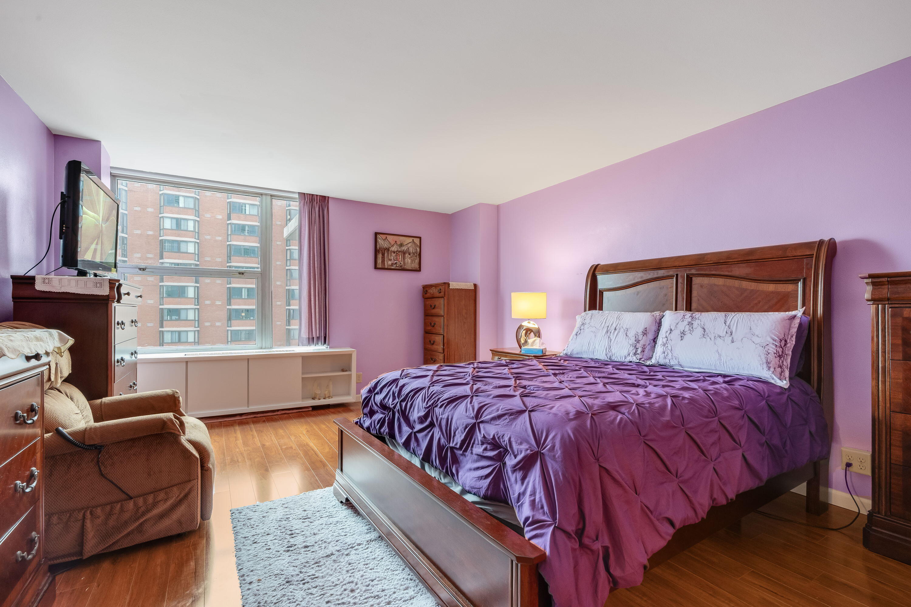 1610 North Prospect Avenue, Unit 903 Milwaukee, WI 53202 - Photo 11 of 26 Primary Bedroom