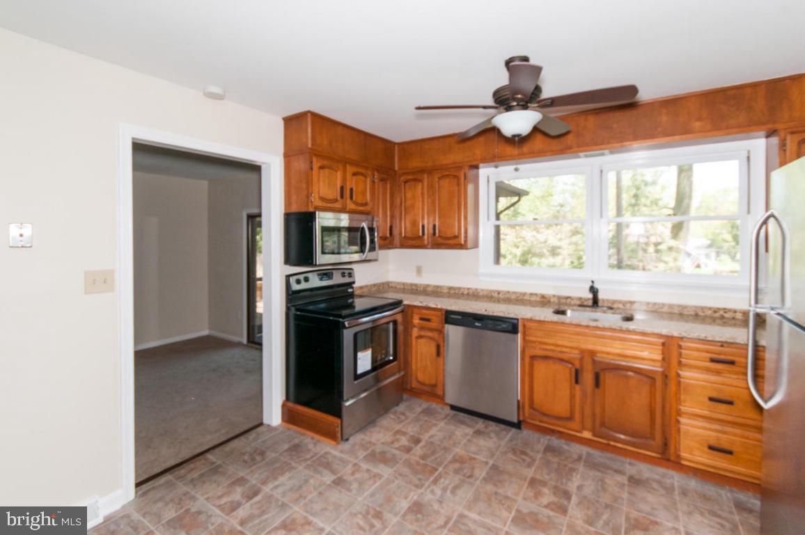 640 Fieldcrest Road Lancaster, PA 17601 - Photo 5 of 21