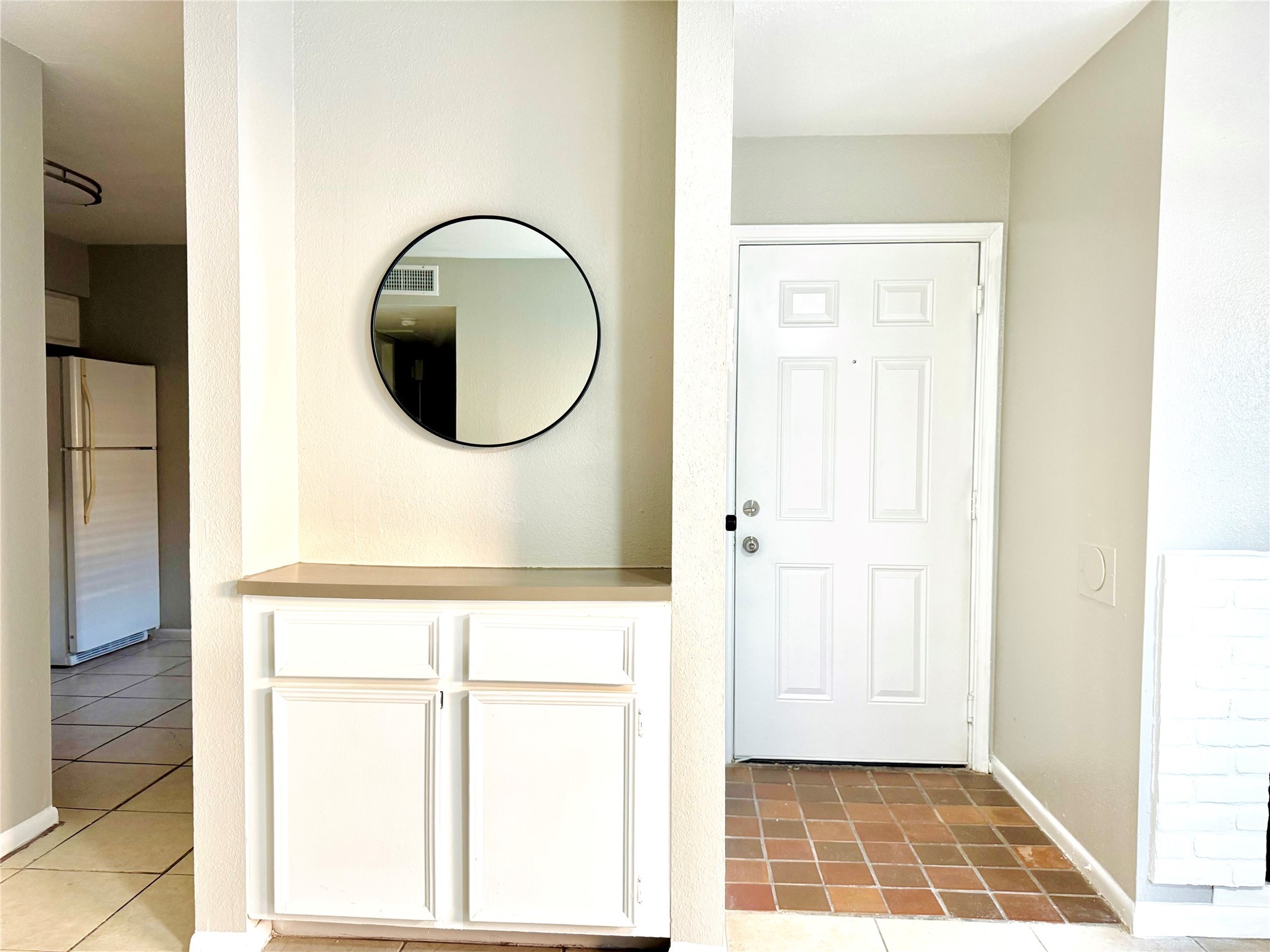 9090 South Braeswood Boulevard, Unit 47 Houston, TX 77074 - Photo 7 of 30 a picture of a bathroom