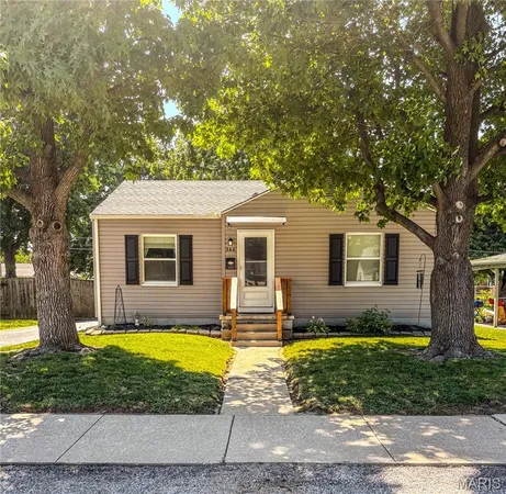 $170,000 | 346 South 12th Street, Wood River, IL 62095