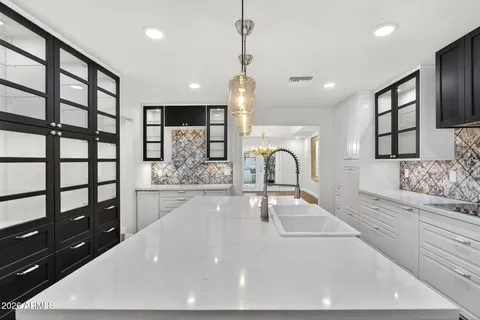 $1,075,000 | 77 East Missouri Avenue, Unit 27, Phoenix, AZ 85012