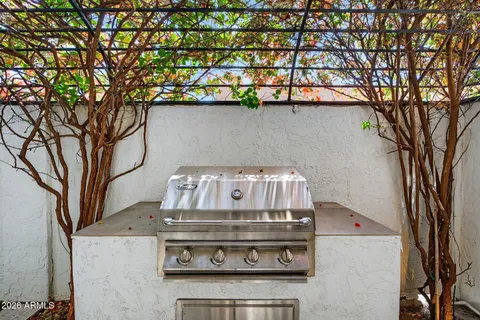 $1,075,000 | 77 East Missouri Avenue, Unit 27, Phoenix, AZ 85012