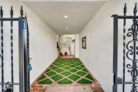 $1,075,000 | 77 East Missouri Avenue, Unit 27, Phoenix, AZ 85012