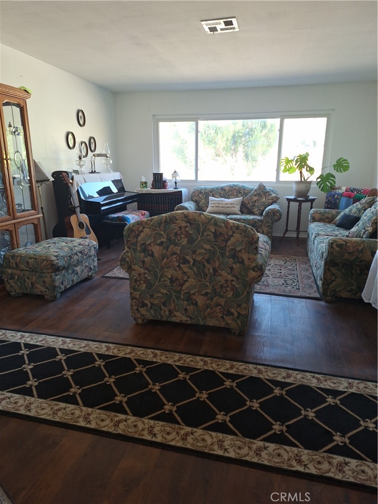 31312 Indian Oak Road Acton, CA 93510 - Photo 6 of 48 Living room