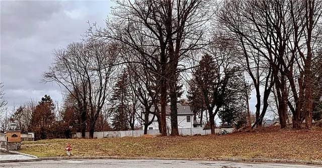 $789,000 | 11 Knollwood Crest, Elmsford, NY 10523