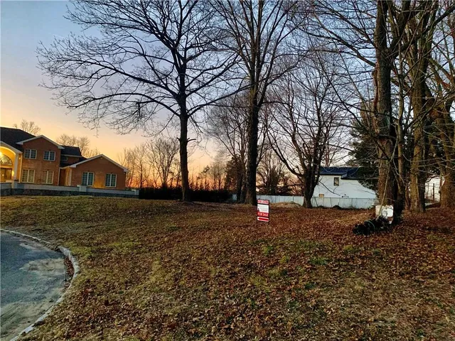 $775,000 | 11 Knollwood Crest, Elmsford, NY 10523