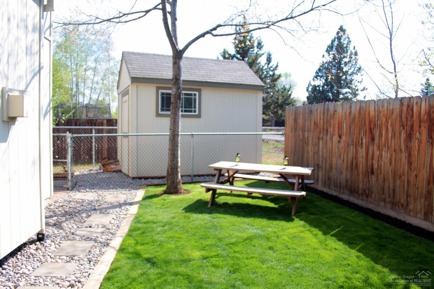 20040 Old Rock House Road Bend, OR 97702 - Photo 19 of 22 Additional Photo