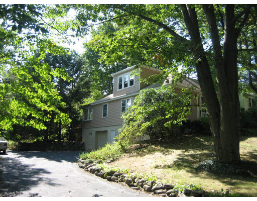 57 Carter Road Worcester, MA 01609 - Photo 4 of 30 Gallery Image 4