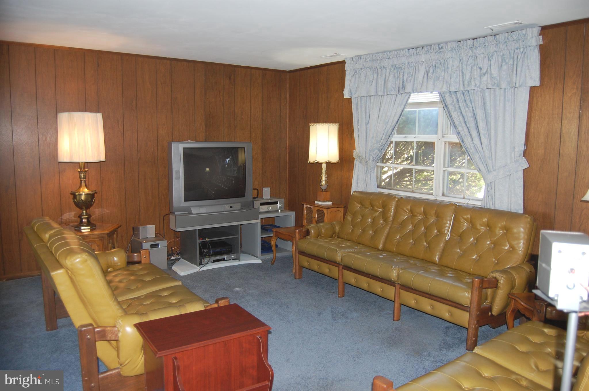 904 Mennonite Road Royersford, PA 19468 - Photo 19 of 27 Family Rm