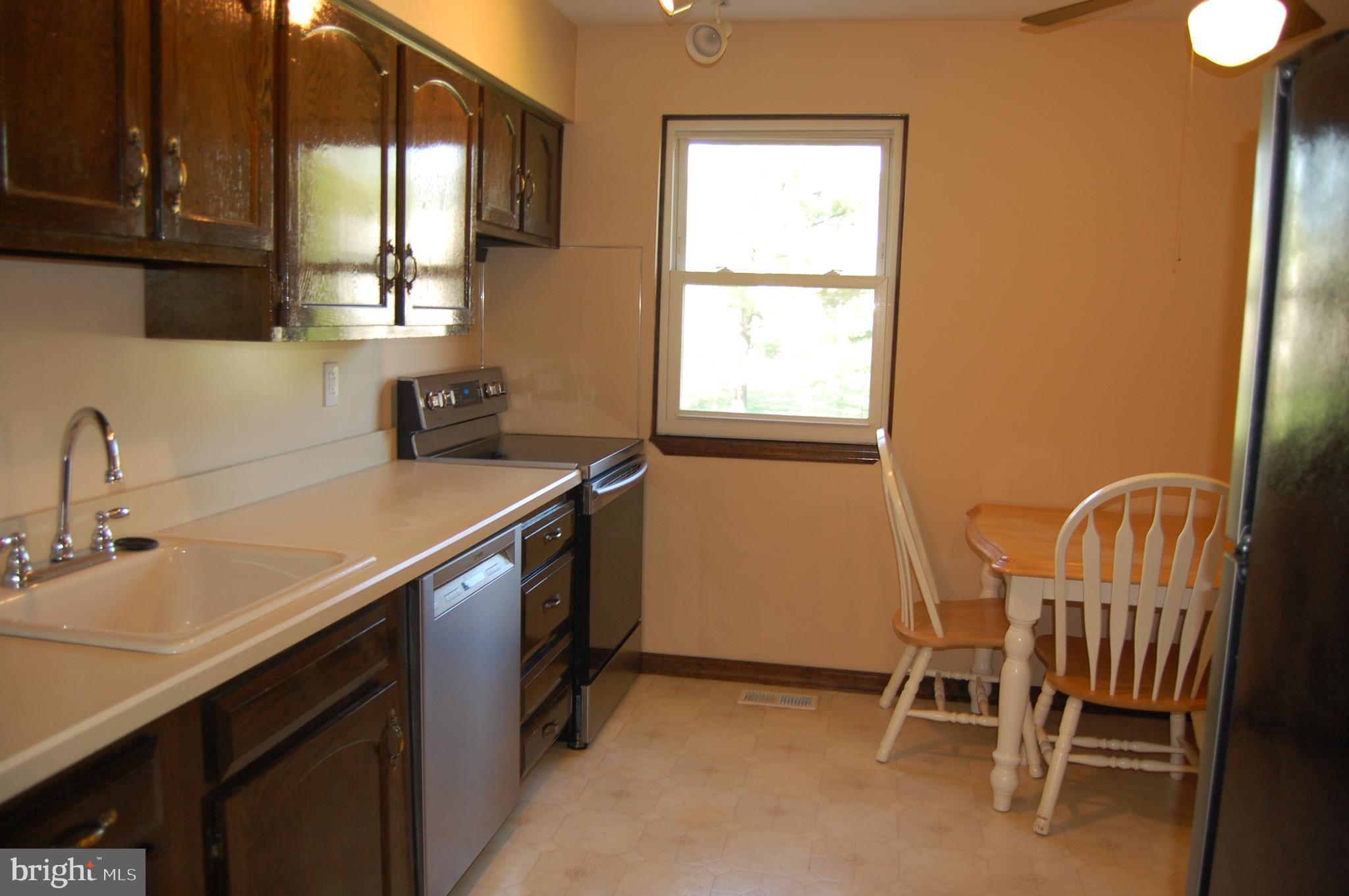 904 Mennonite Road Royersford, PA 19468 - Photo 4 of 27 Kitchen