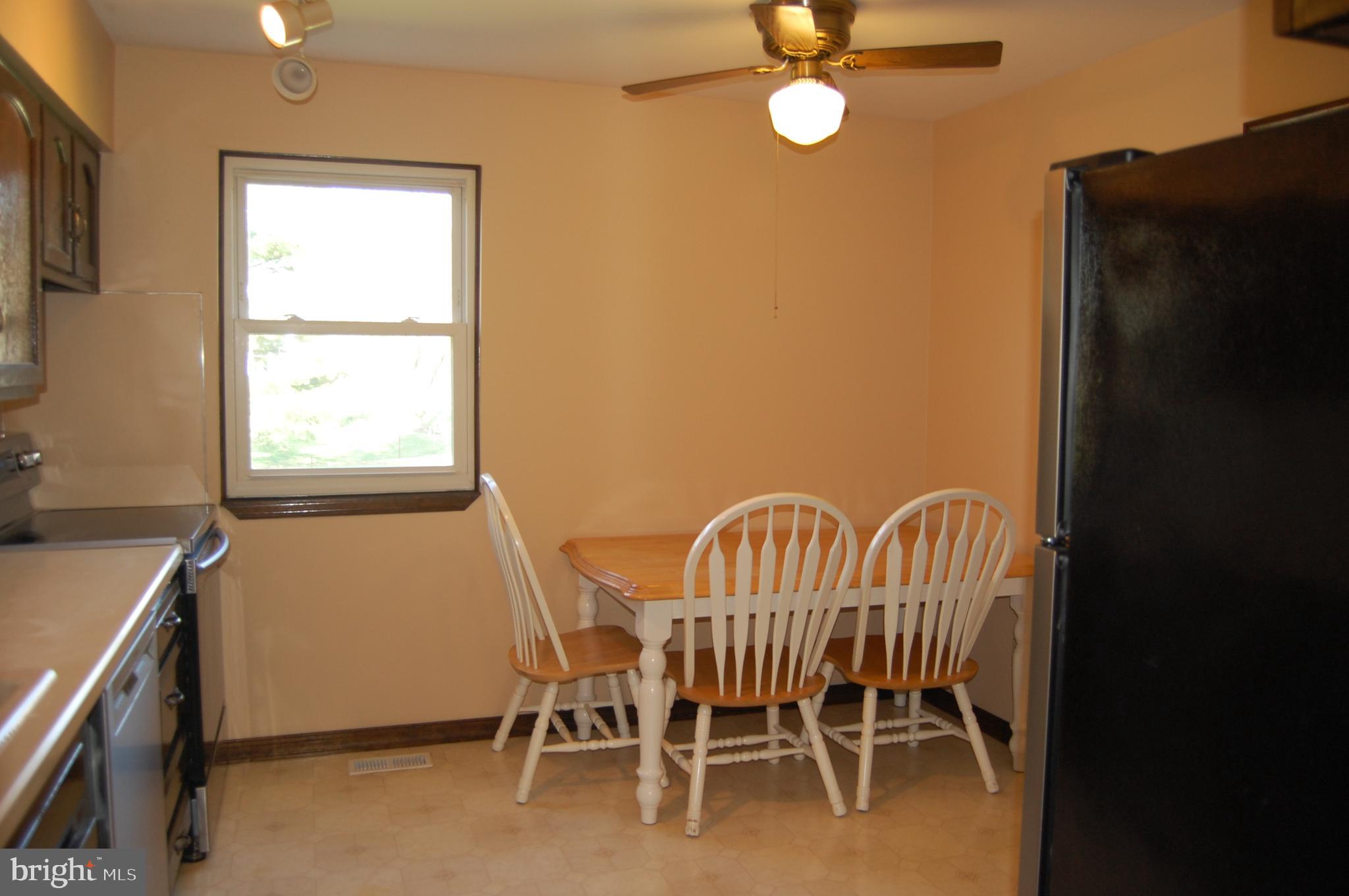 904 Mennonite Road Royersford, PA 19468 - Photo 6 of 27 Kitchen