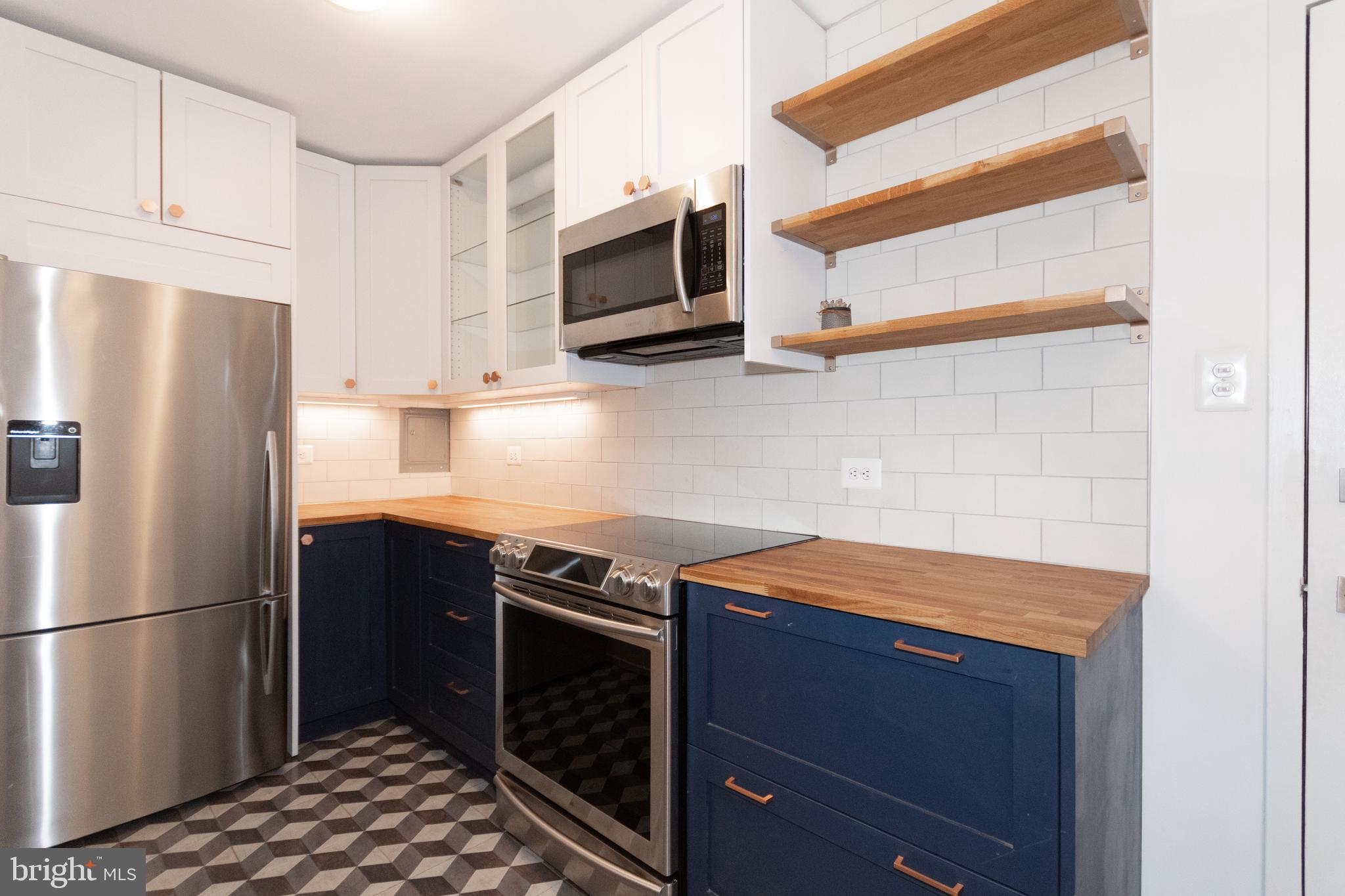 1301 Delaware Avenue Southwest, Unit N512 Washington, DC 20024 - Photo 6 of 28 Custom Kitchen design