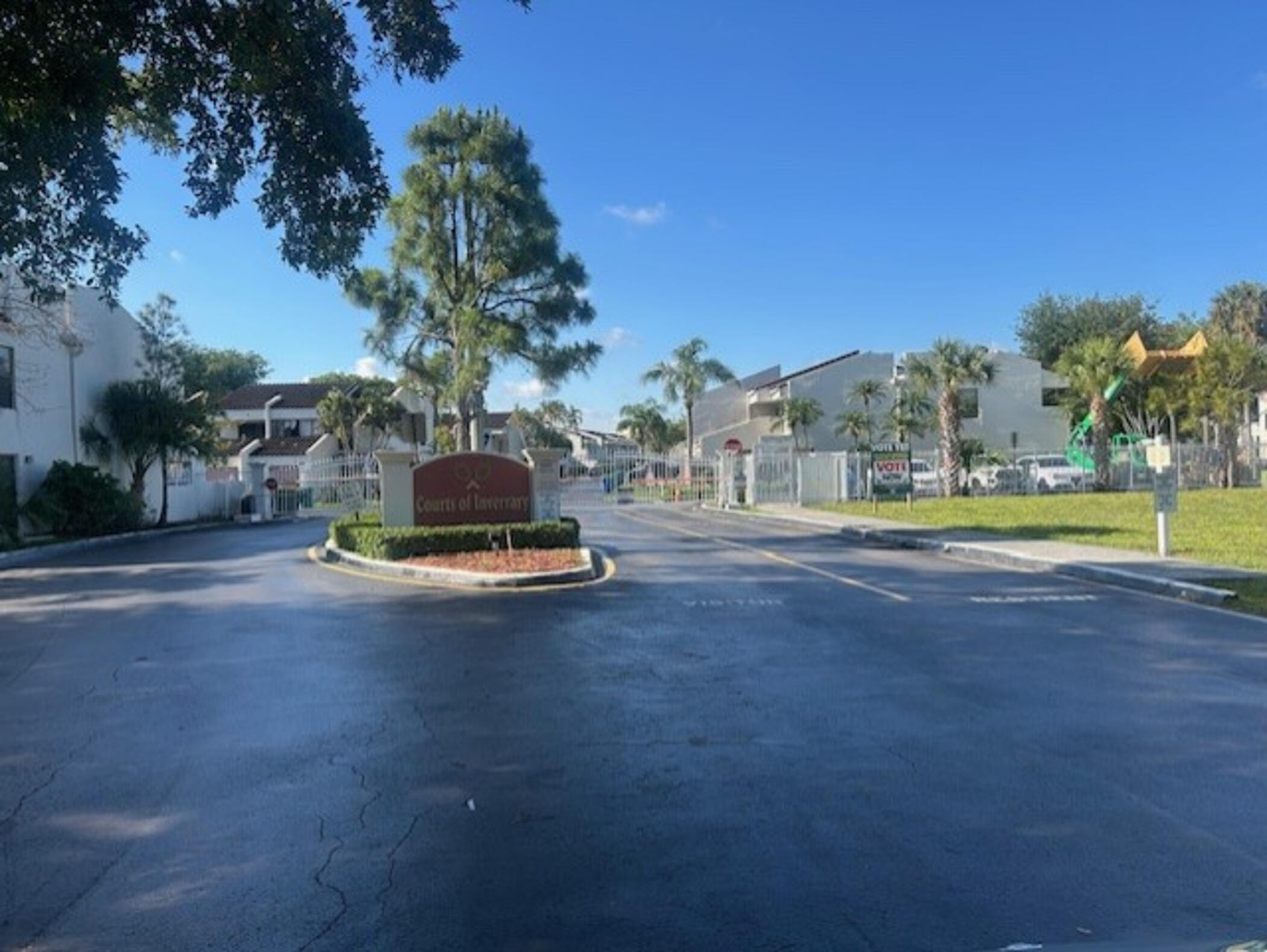 6563 Racquet Club Drive, Unit 124 Lauderhill, FL 33319 - Photo 4 of 36 6563 - 1