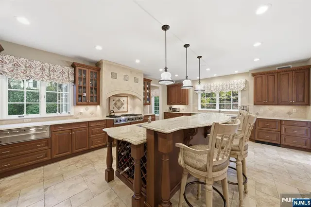 $2,599,000 | 91 Tekening Drive, Tenafly, NJ 07670