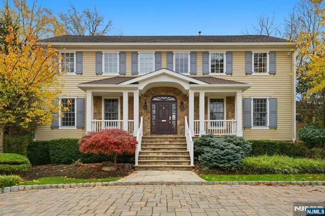 $2,599,000 | 91 Tekening Drive, Tenafly, NJ 07670