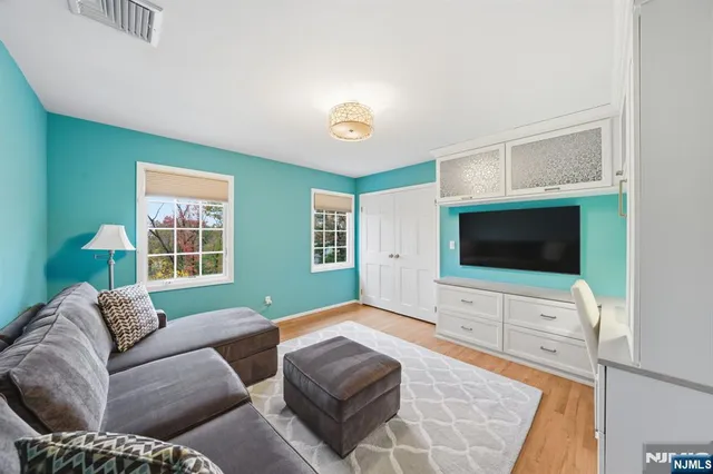 $2,599,000 | 91 Tekening Drive, Tenafly, NJ 07670