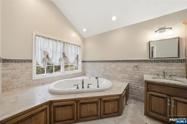 $2,599,000 | 91 Tekening Drive, Tenafly, NJ 07670