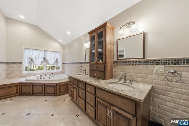 $2,599,000 | 91 Tekening Drive, Tenafly, NJ 07670