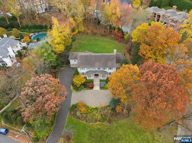 $2,599,000 | 91 Tekening Drive, Tenafly, NJ 07670