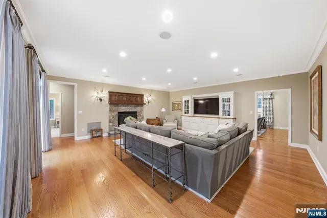 $2,599,000 | 91 Tekening Drive, Tenafly, NJ 07670