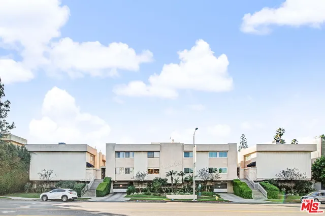 $699,000 | 5139 Balboa Boulevard, Unit 9, Encino, CA 91316