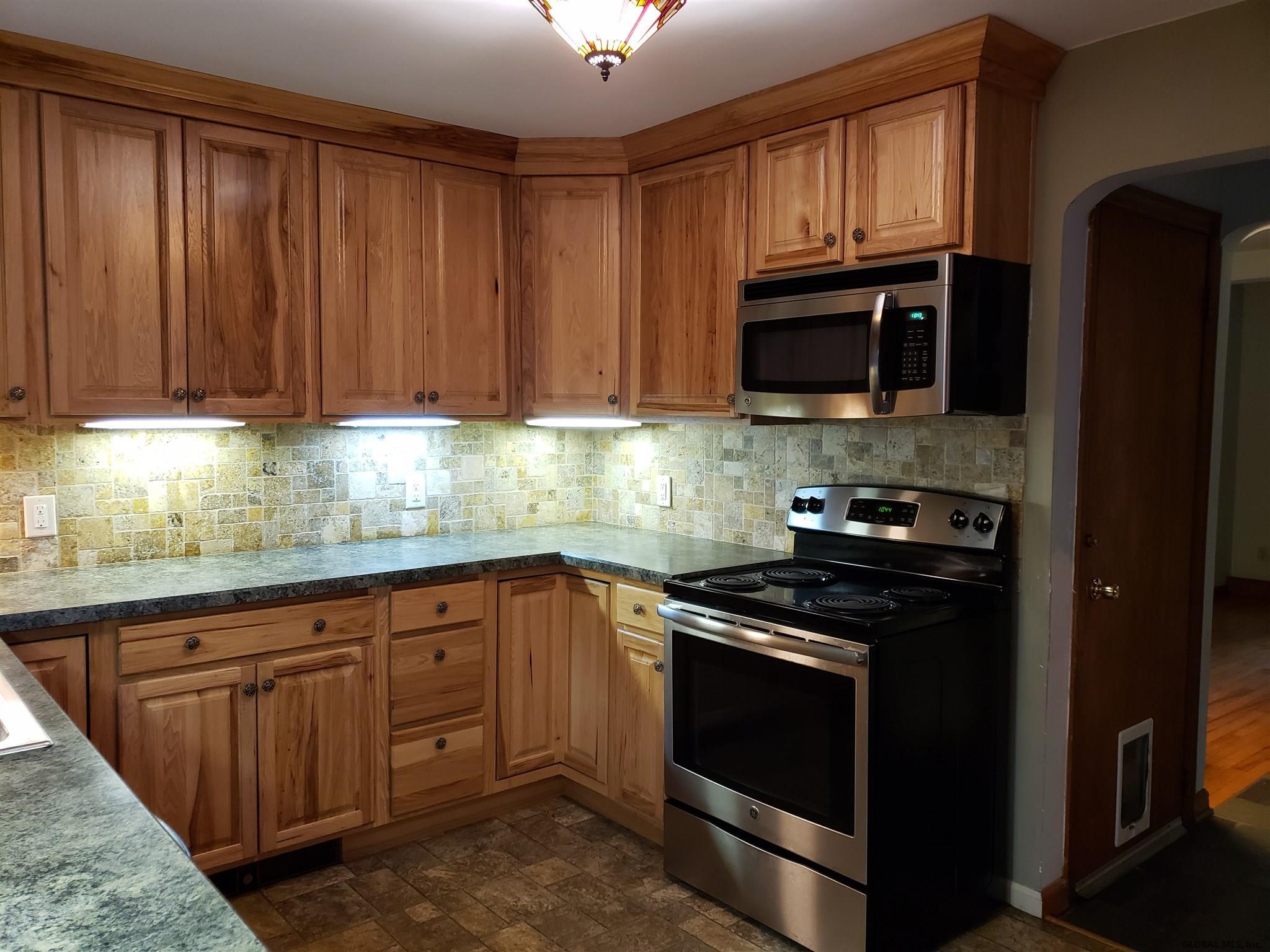 16 Bluff Road Rotterdam, NY 12306 - Photo 3 of 39 Photo 3