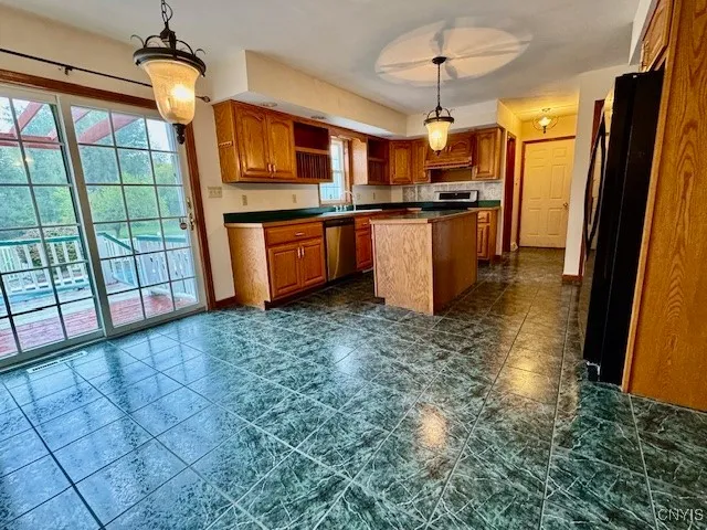 $349,900 | 1391 Middle Road, Oneida, NY 13421