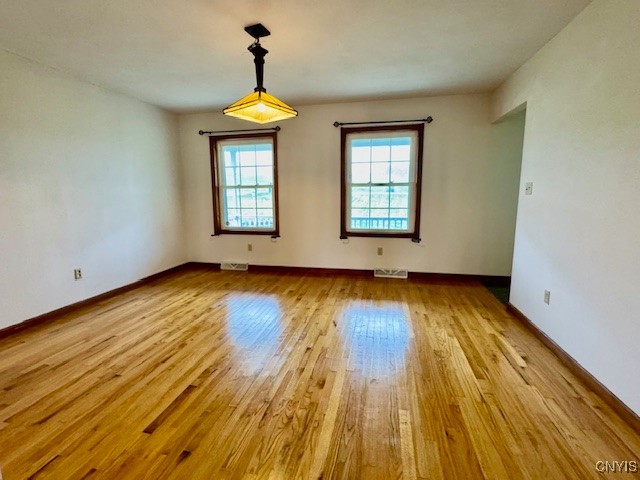 1391 Middle Road Oneida, NY 13421 - Photo 17 of 31 Dining room
