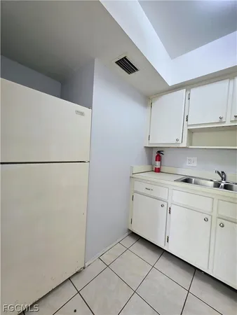 $1,200 | 1830 Maravilla Avenue, Unit 510, Fort Myers, FL 33901